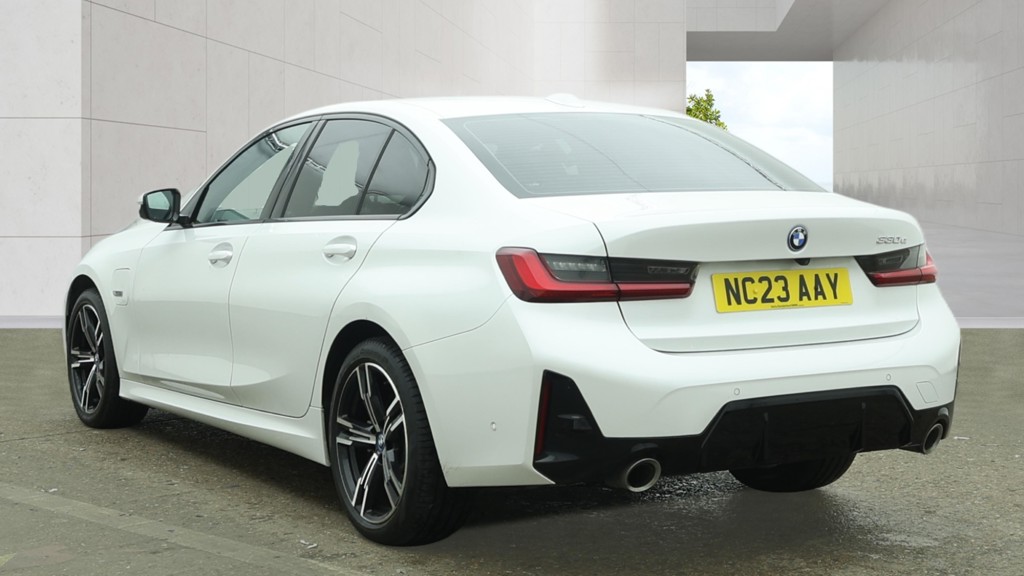BMW 3 Series — photo 5